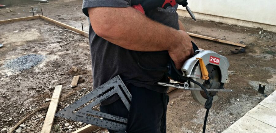 Tool School: The 5 Essential Tools Every Homeowner Should Buy| blowingawayoutwest.com - Get the most mileage from your home improvements by owning these essential tools #toolschool #toolstoown #toolstobuy #toolstorent #besttools