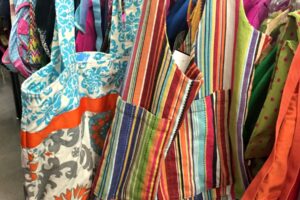 The Home Decorator's Guide to Thrift Store Shopping | blowingawayoutwest.com - How to get reliable bargains at a thrift store for home decorating #thriftstoreshopping #diydecorating #diymakeover #thriftstorebargains #homedecordeals