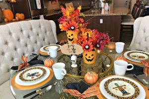 2 Wickedly Thrifty (& last minute) Halloween Tablescapes