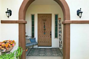 Greet the Day with Gratitude – Be Thankful Door Decor