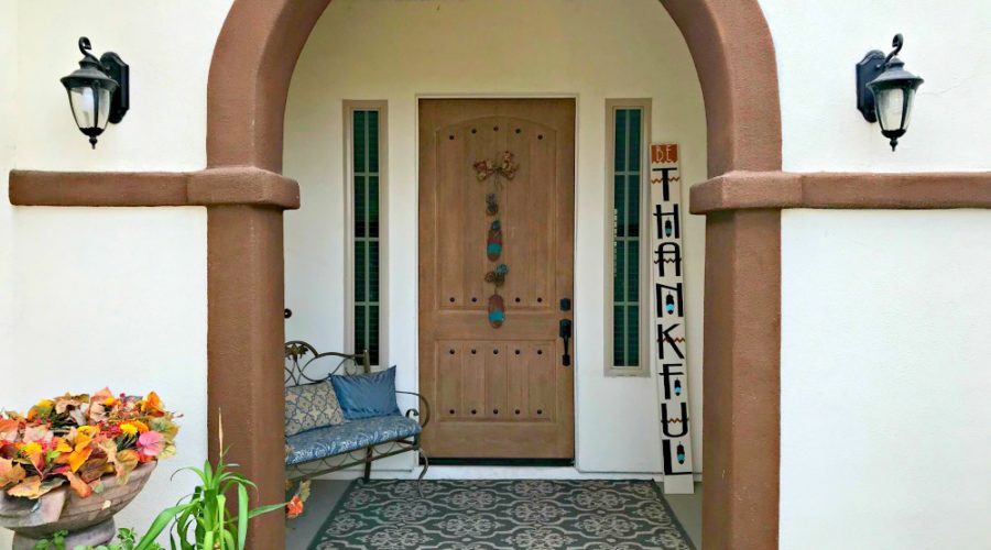 Greet the Day with Gratitude – Be Thankful Door Decor