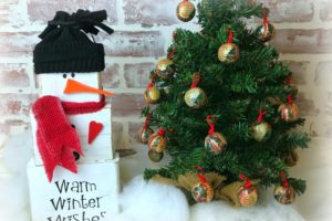 Wood Block Snowman Brings Warm Winter Wishes