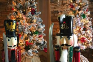 Christmas Tree Design: March of the Toy Soldiers | blowingawayoutwest.com - Toy soldier and woodland forest inspired tree design. #christmastree #christmastreedecorations #christmastreeornaments #nutcracker #holidaytree #christmasdisplay #12daysofchristmas