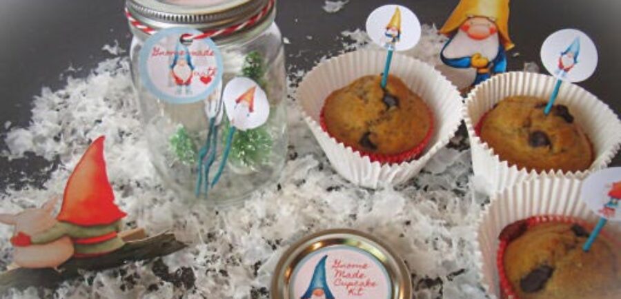 Gnome Made Cupcake Kit : Christmas In A Jar Gift Idea | blowingawayoutwest.com - DIY Christmas in a Jar Gnome Made Cupcake Kit #gnomechristmas #cupcakeschristmas #christmascraft #christmasinajar #christmasneighborgifts #teachergifts #diychristmascraft #12daysofChristmas #deckthehome #deckthehomebloghop