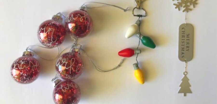 Christmas Stocking Charms | blowingawayoutwest.com - Easy DIY Christmas Stocking Charms and Embellishments #christmasstockingcharms #christmaststockingembellishments #christmasstockingideas #christmascrafts #christmasstockings #12daysofChristmas #deckthehome #deckthehomebloghop #christmascharms #christmasdiy