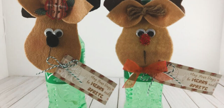 Christmas Bottle Toppers. Make these cute Rudy & Rita Reindeer Christmas Soda Bottle Toppers as gifts for your kids to give away.  | craftingismytherapy.com -  #christmasdiy #christmasdiydecor #christmasroundup #christmasideas #christmasbottletoppers #christmascraft #dollarstorechristmas #DIYchristmas #diykidscraft #kidscraft #christmaskidscraft #christmascraft #christmasgift