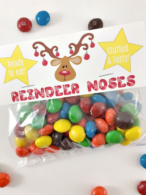Christmas Kid Treat Bag Toppers Make these cute Reindeer Noses and Snowman Balls Kid Friendly Treat Bag Toppers with our free printable. | craftingismytherapy.com - #christmasdiy #christmasdiytreats #christmastreatbags #christmasideas #christmaskidscraft #christmascraft #freechristmasprintable #DIYchristmas #diykidscraft #kidscraft #christmaskidstreats #christmascraft #christmasgift